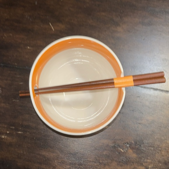 Maruchan Instant Lunch Noodle Bowl with Chapsticks! 🍜 - Picture 3 of 6